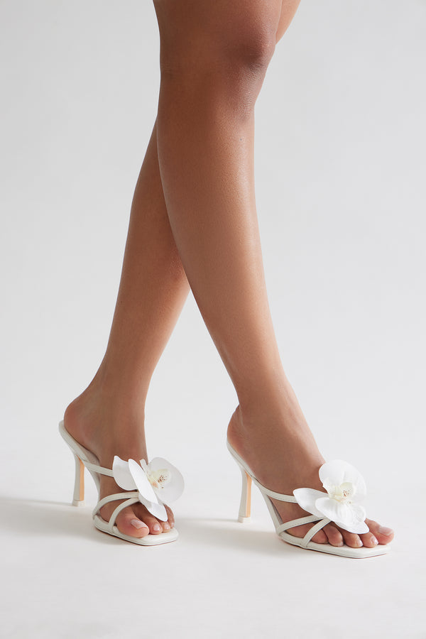 Orelia Flower Faux Leather Mules - White SIZE 10