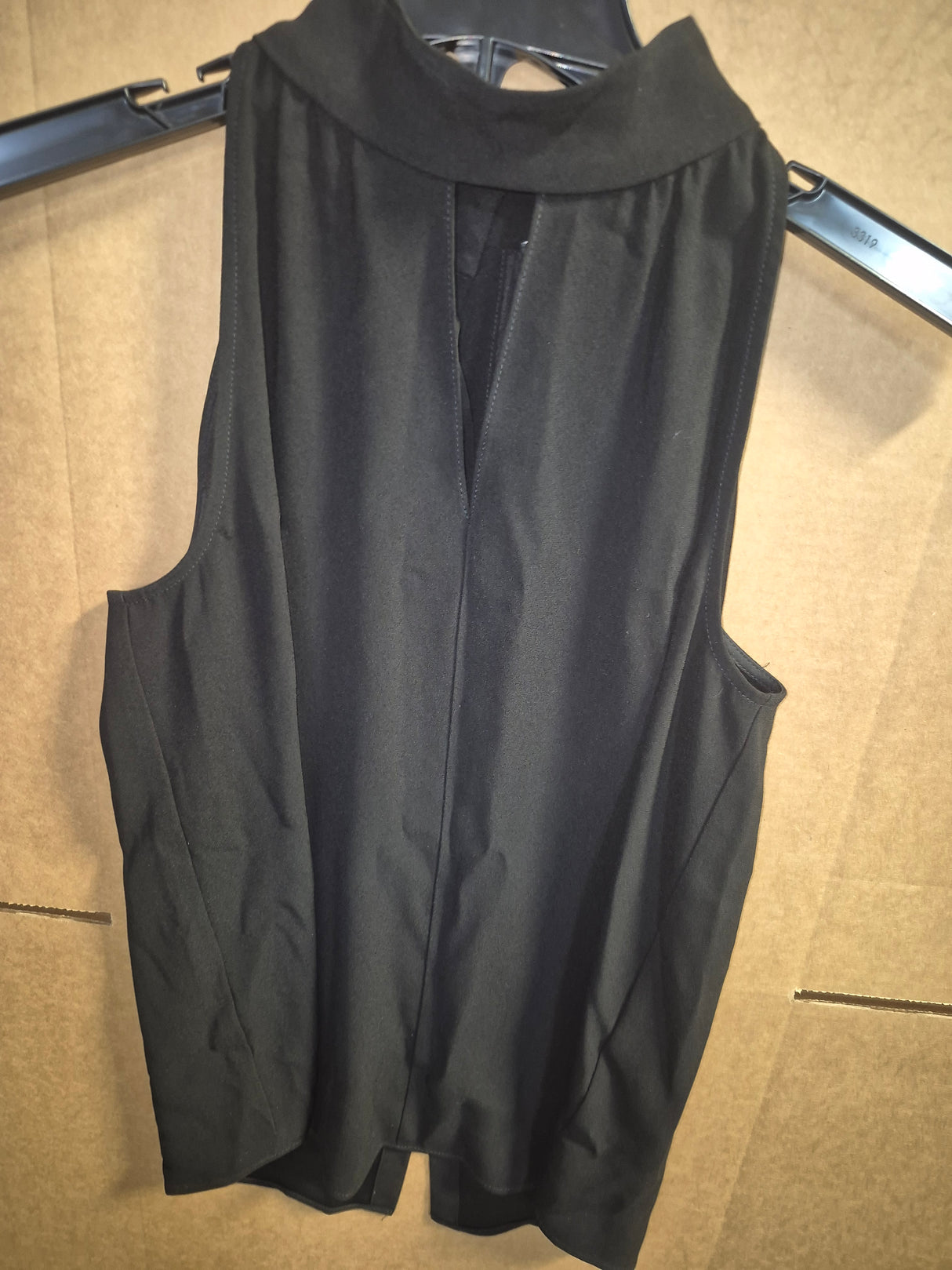 Drew, Women's Sleeveless Blouse (M)