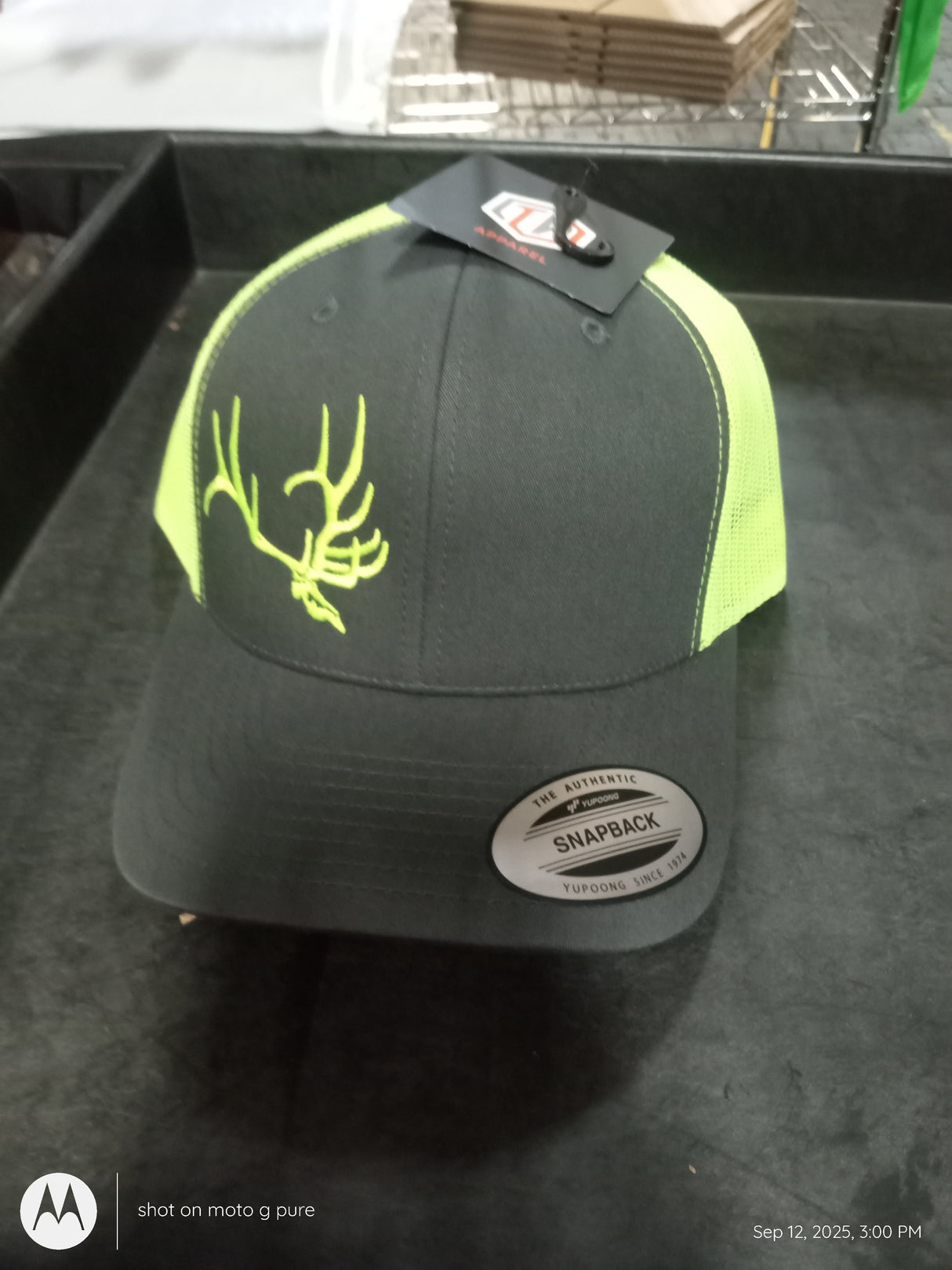 Yupoong 6606 YP Classics Retro Trucker Cap-neon green/charcoal