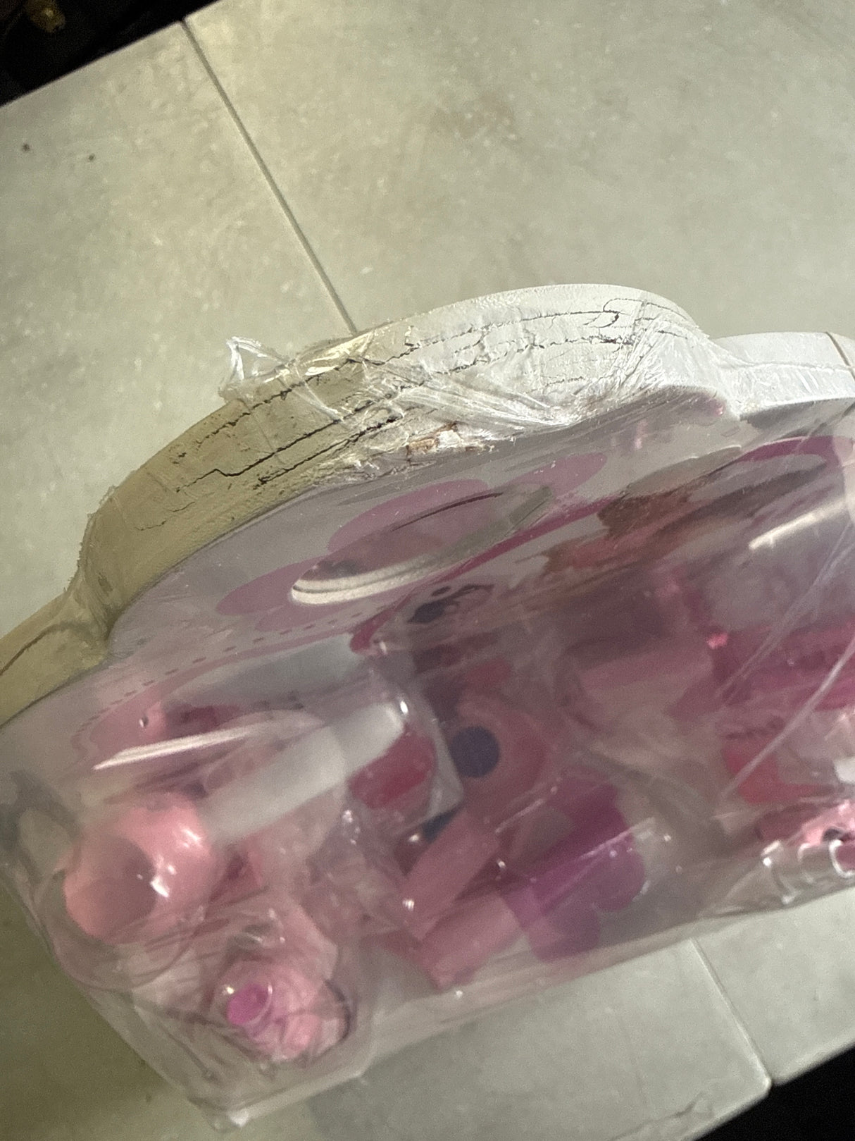 Melissa & Doug Wooden Beauty Salon Play Set, 18-Piece Vanity with Pretend Play Toys, Makeup, Mirror, Accessories & More, Preschool Toys for Girls & Boys Ages 3+ - FSC Certified