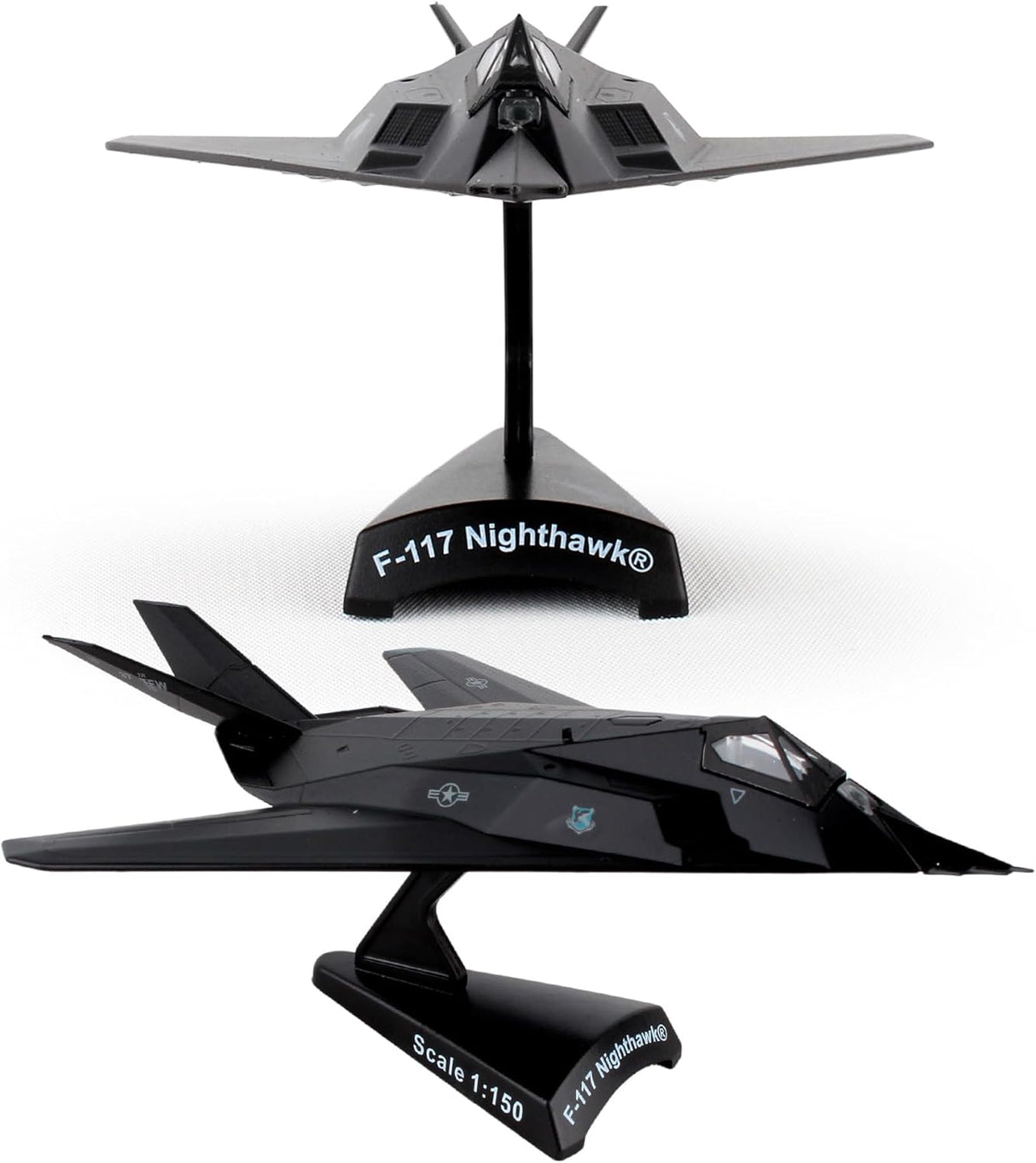 Daron Worldwide Trading F-117 Nighthawk 1:150 Ages 14+