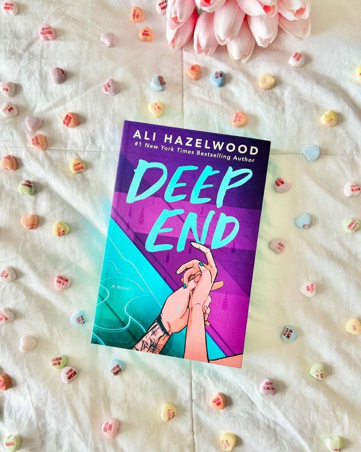 Deep End - by Ali Hazelwood (Paperback)