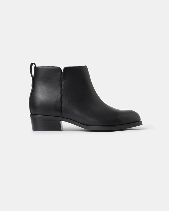 Metro Muse Everyday Zip Bootie Size 10