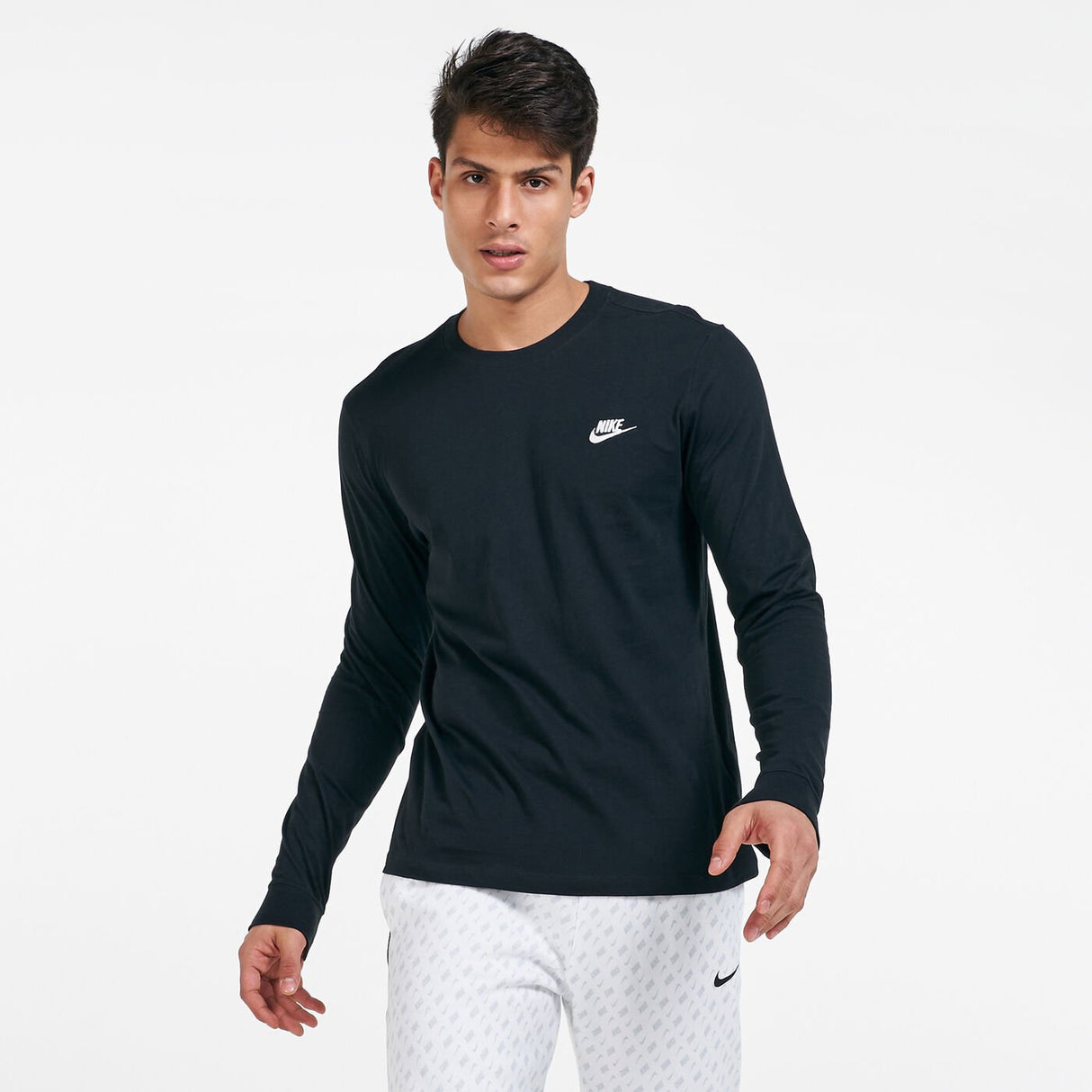 Nike Men's Sportswear Club T-Shirt Size: L