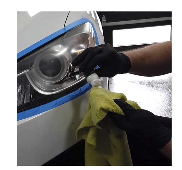 Turtle Wax New Speed Headlight Lens Restorer Kit, Heal and Seal