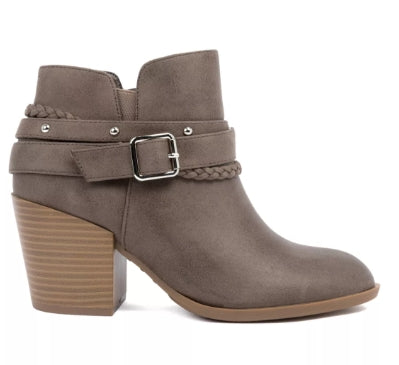 Sugar Sansa Booties Size: 10M