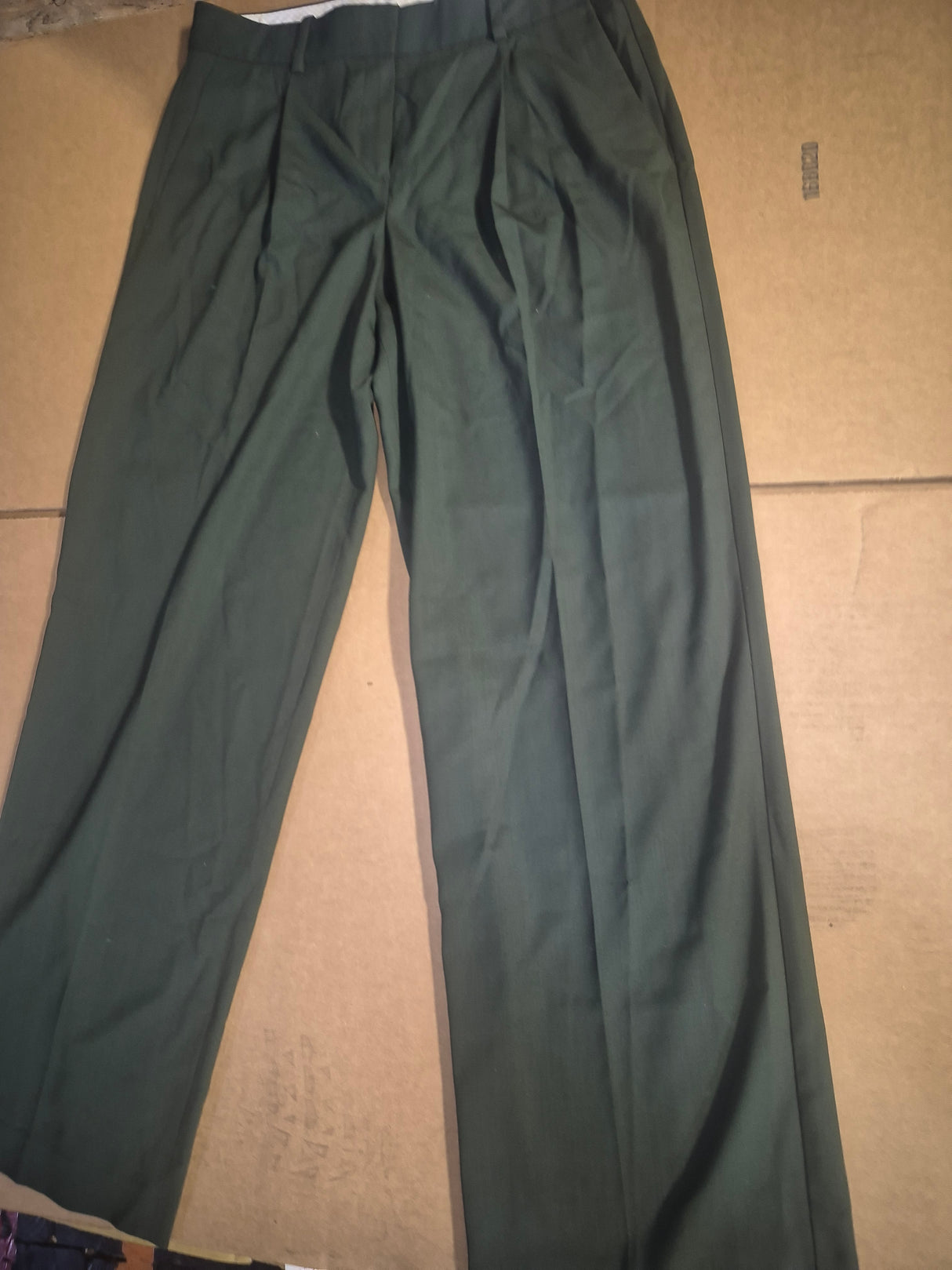 Theory- Women's (Size8) Bottle Green Pleated Straight Leg Dress Slacks Style F0201203
