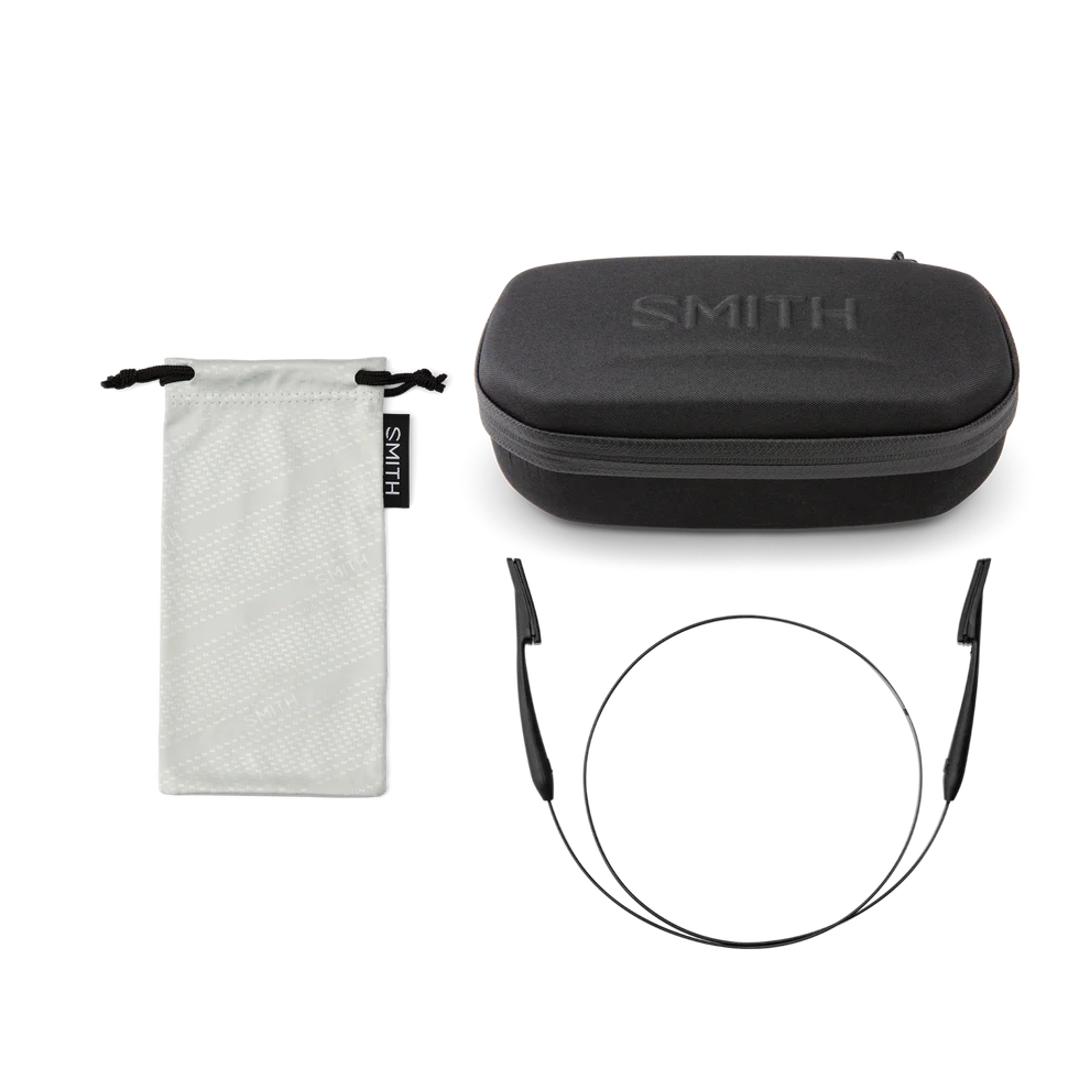 SMITH OPTICS Guide's Choice with ChromaPop Polarchromic Glass Lenses in Matte Black Frame with Rose Blue Mirror Lens