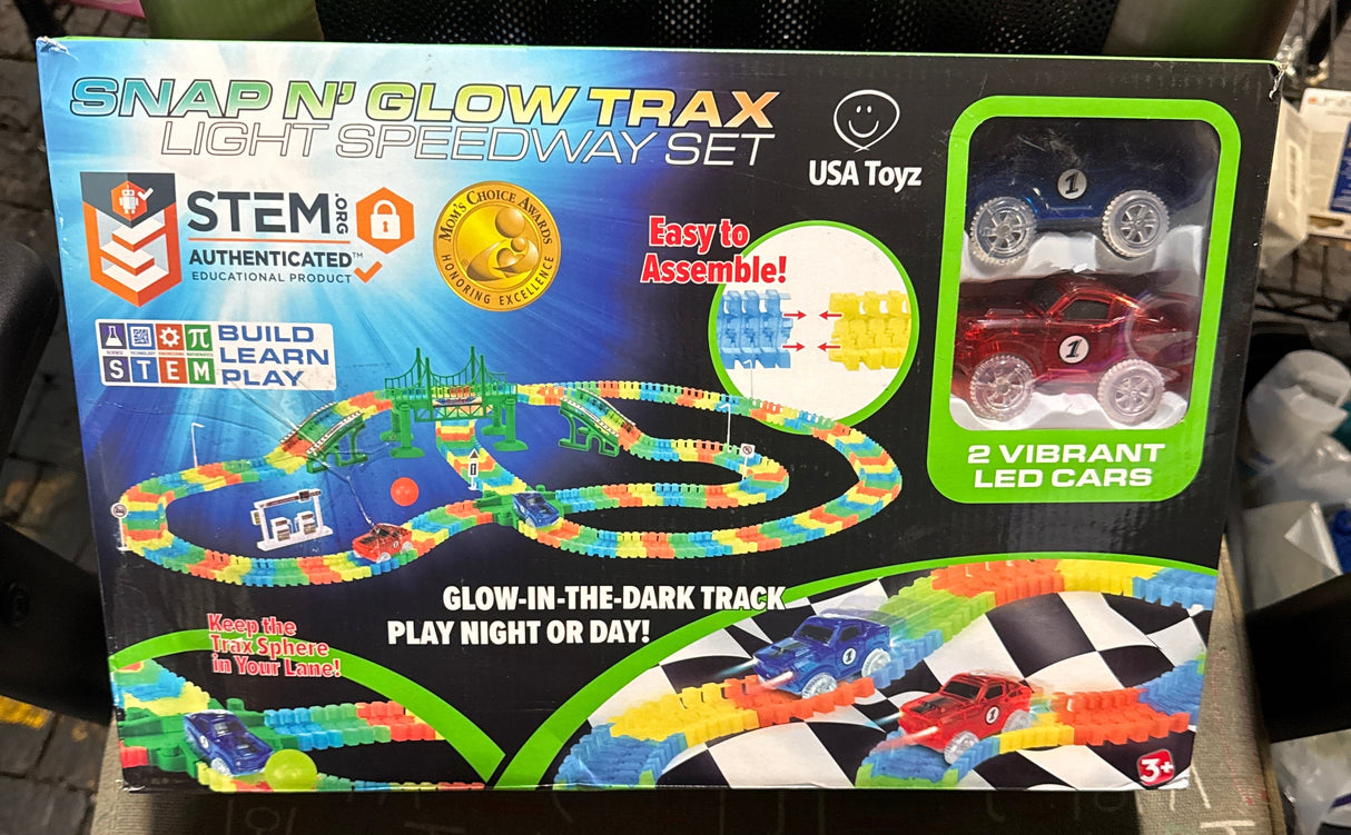 USA Toyz Glow Trax Glow in The Dark Race Tracks for Kids- Speedway Race Car Track Set with 360pk Flexible Roads, 2 Light Up Toy Cars, Bridges, Ramps, Play Set STEM Building Toys for Boys and Girls