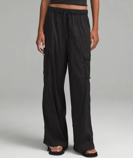 Lululemon Women's (8) Lightweight Adjustable Mid-Rise Cargo Pants