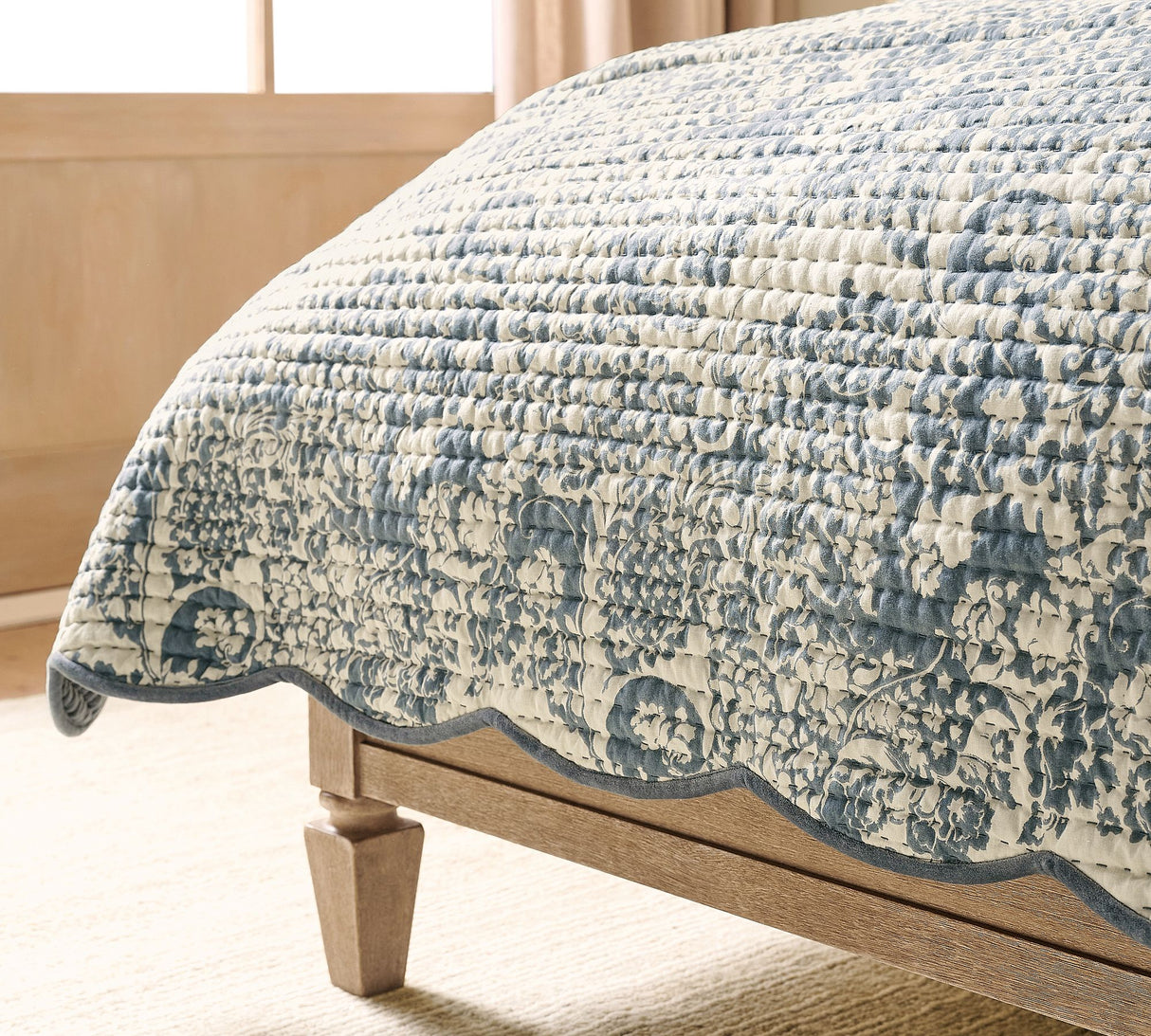 Pottery Barn Velvet Scallop Edge Reversible Quilt - King