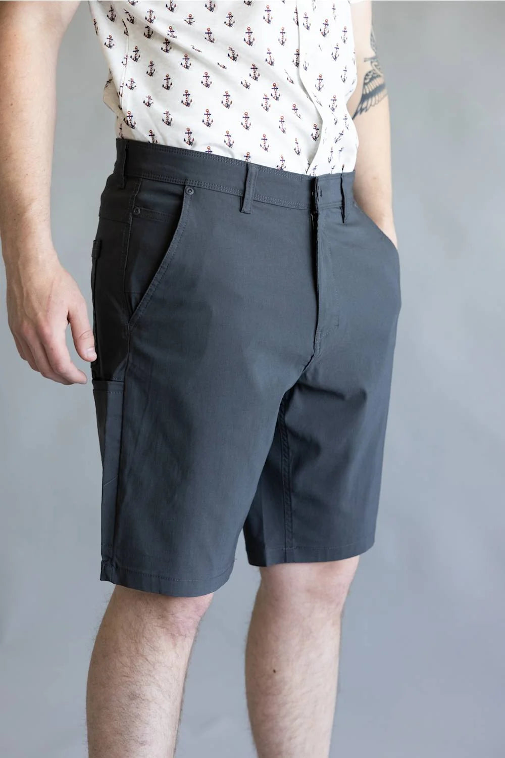 WEATHERPROOF VINTAGE Men's Tech Utility Short in Forged Iron - 32W