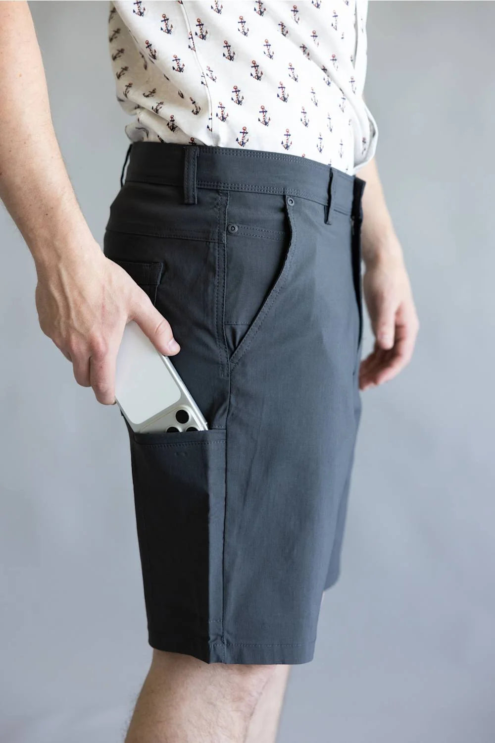 WEATHERPROOF VINTAGE Men's Tech Utility Short in Forged Iron - 32W