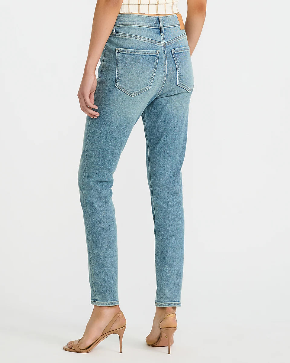 *EXPRESS Women's High Waisted Skinny Medium Wash Jeans in Hyper Stretch, 6S