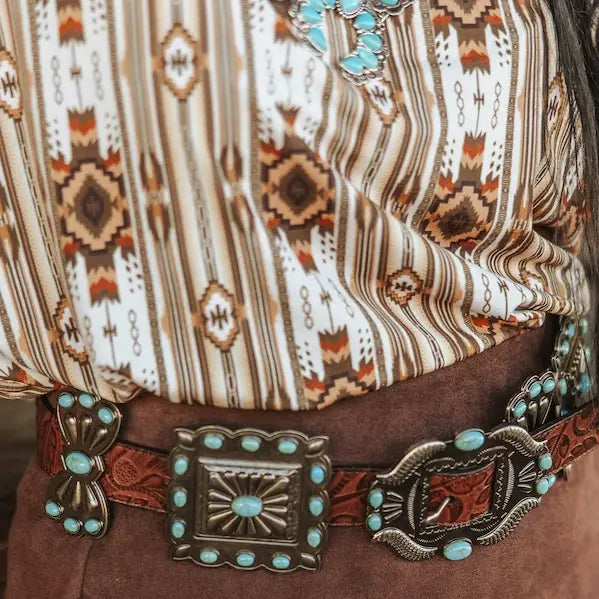 Lucky and Blessed Women's Tooled Leather Turquoise Stone Ribbon Concho (Size: X-Large)