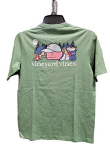 VINEYARD VINES | SS Summer Camp Whale Pocket Tee in Loden Frost | Medium