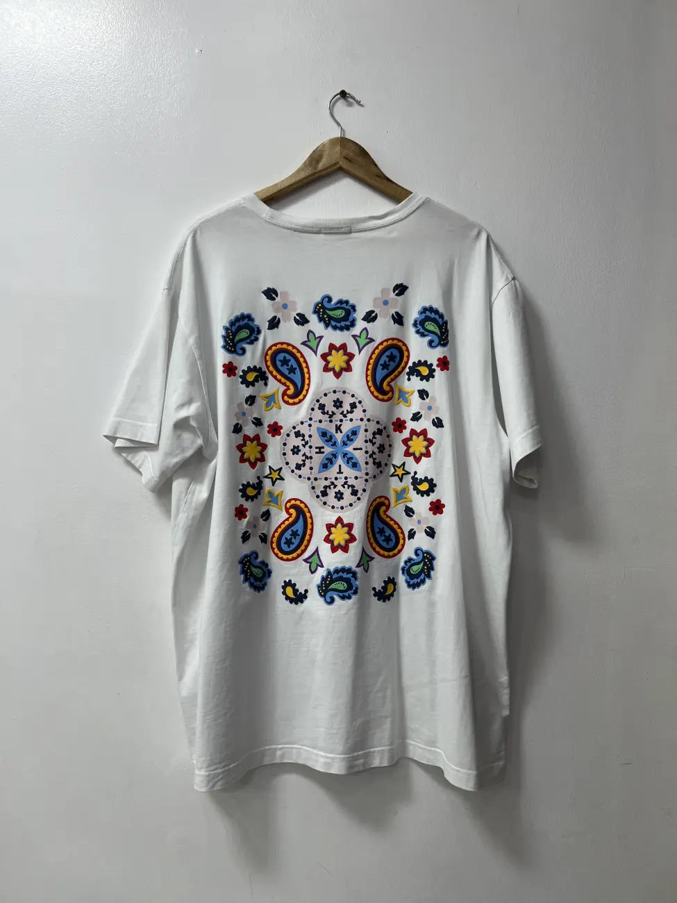 Kith Kid's T-shirt (XL 14-16)  Paisley Print on White