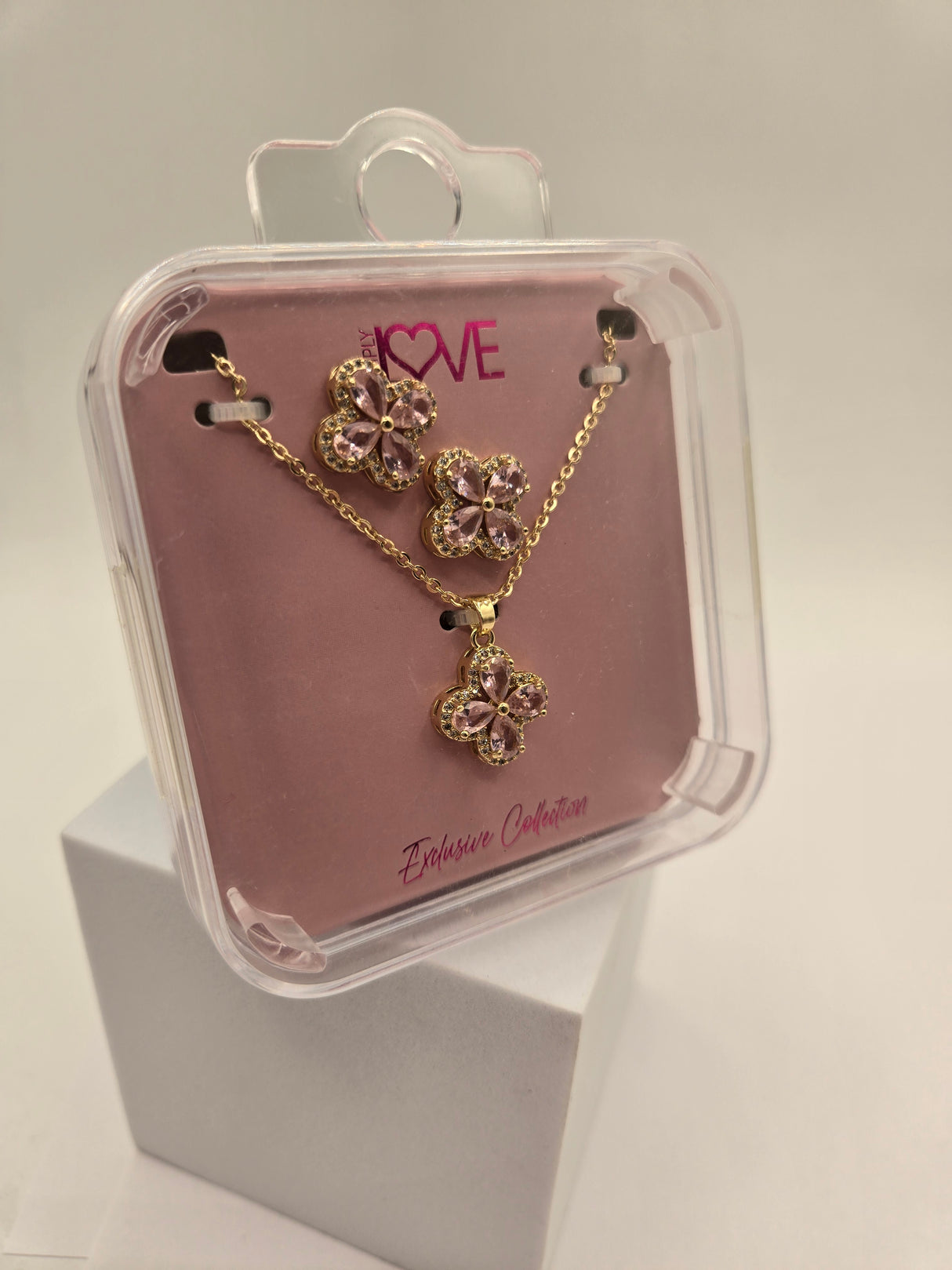 Simply Love, Exclusive Collection, Pink Diamond Gold Flower Earring And Necklace Set