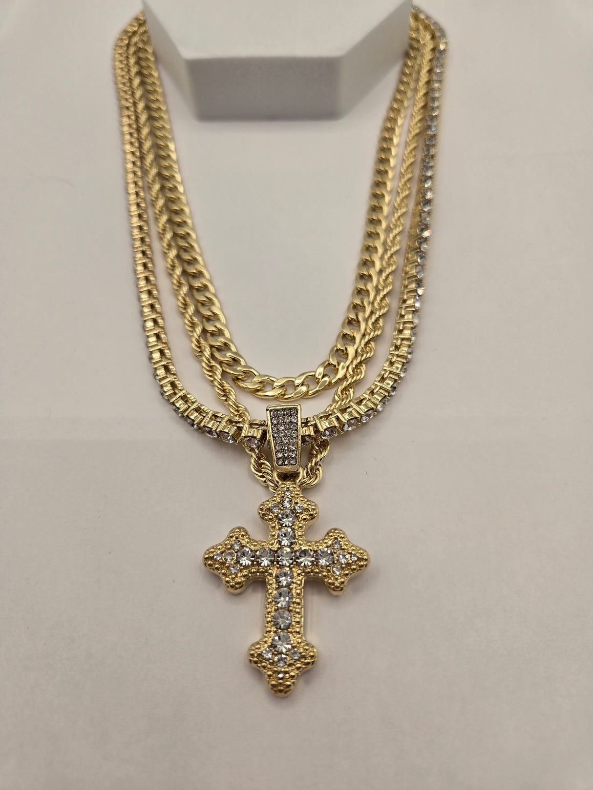 Nova Men 3-Piece Necklace Gold With Cross