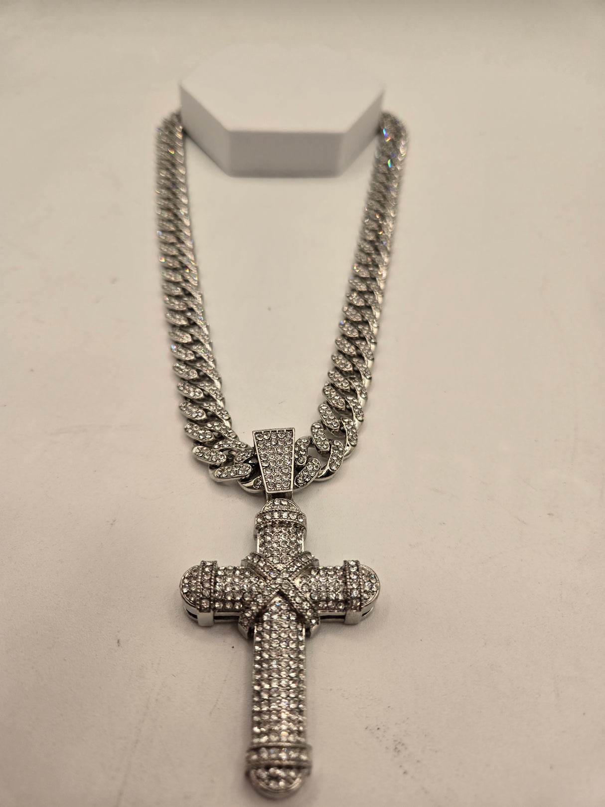 Rhinestone Cuban Link Cross w/Cross