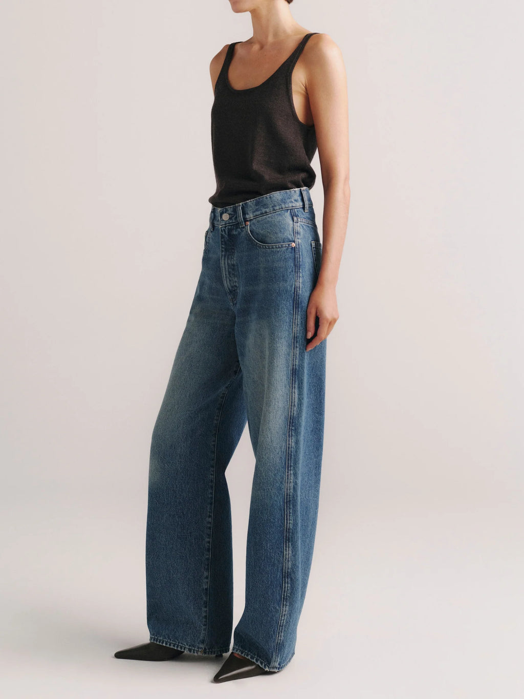 DL1961 (Women's) Taylor Relaxed Barrel Ultra High Rise 31" Jeans Endless Sea (Size: 28)