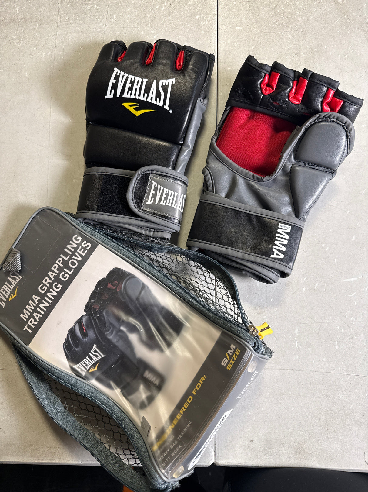 Everlast Train Advanced MMA 7-Ounce Grappling/Training Gloves (Black, Small/Medium)