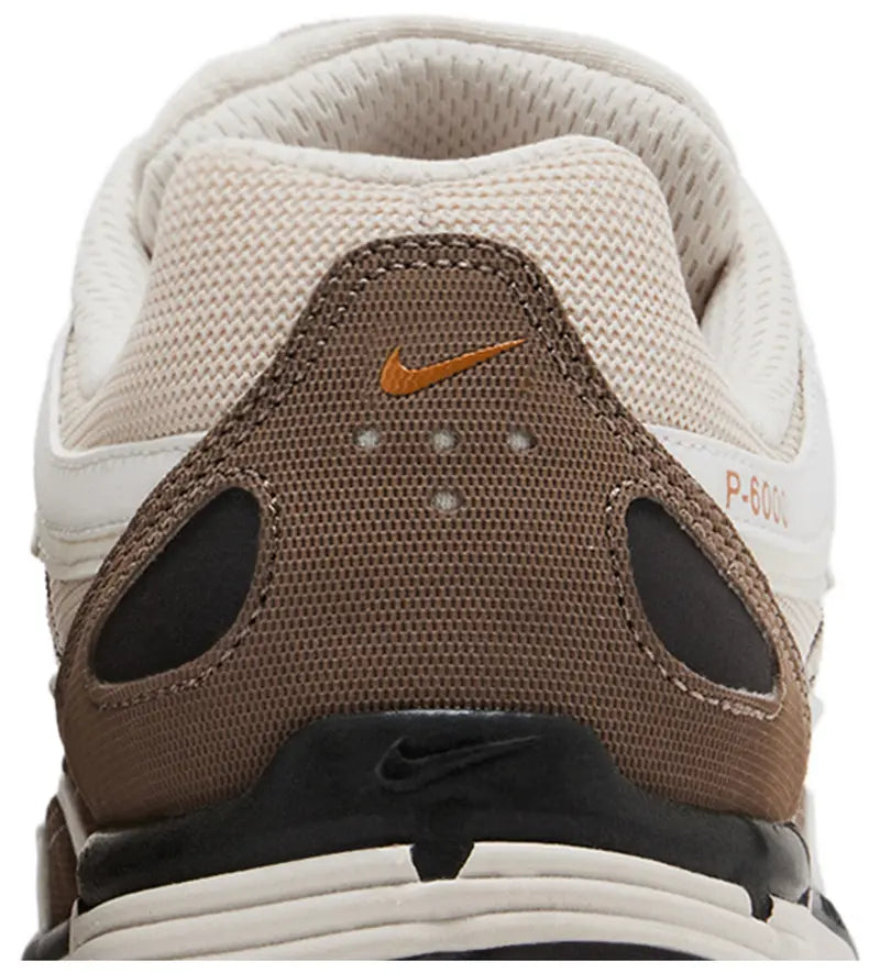 NIKE - P-6000 Unisex P-6000 - Light Orewood Brown/Sail-Phantom - M10.5/W12