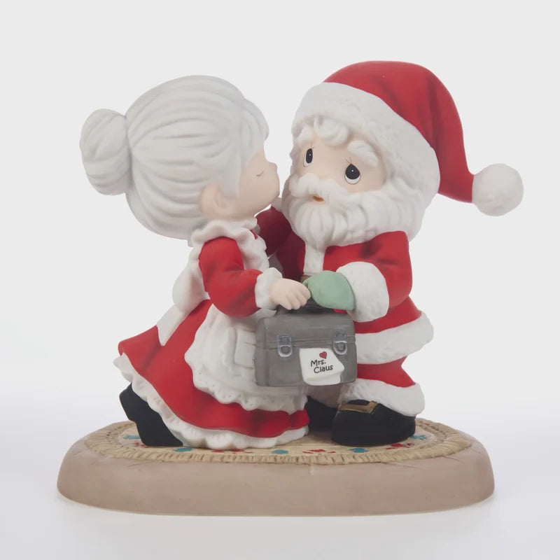*Precious Moments -A Magical Kiss-mas Eve Night Figurine