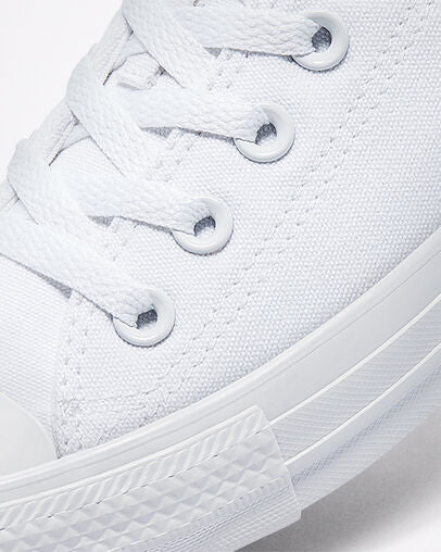 CONVERSE Unisex Chuck Taylor All Star Low Top Canvas Sneaker in White - M6.5/W8.5