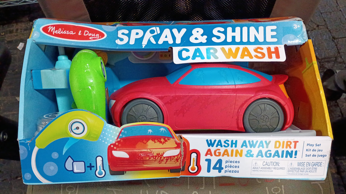 Melissa & Doug Spray & Shine Car Wash Color-Changing Water Toy Play Set Boys and Girls 3+