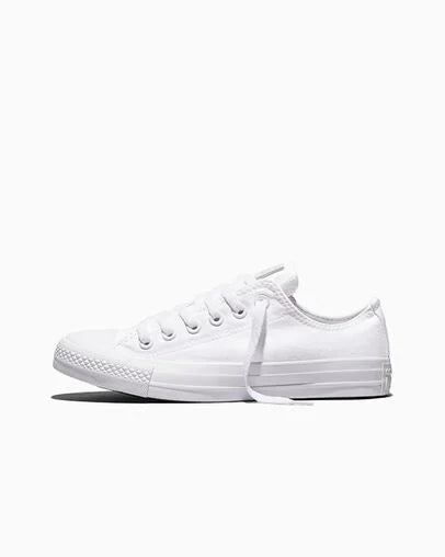 CONVERSE Unisex Chuck Taylor All Star Low Top Canvas Sneaker in White - M6.5/W8.5