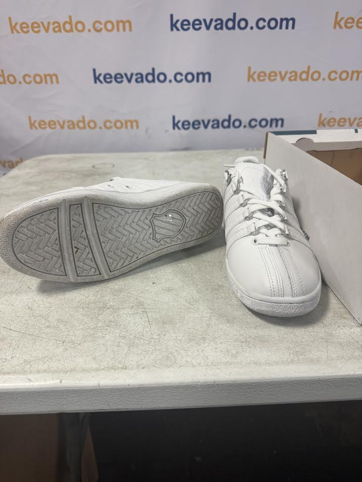 K-Swiss Women's Classic VN Leather Sneaker SIZE 8.5