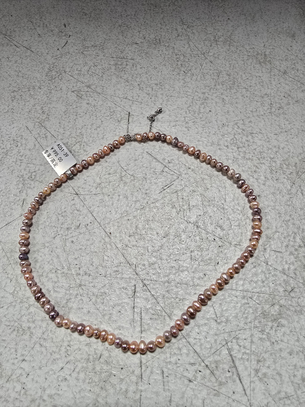 Costume Jewlry Pearl Necklace