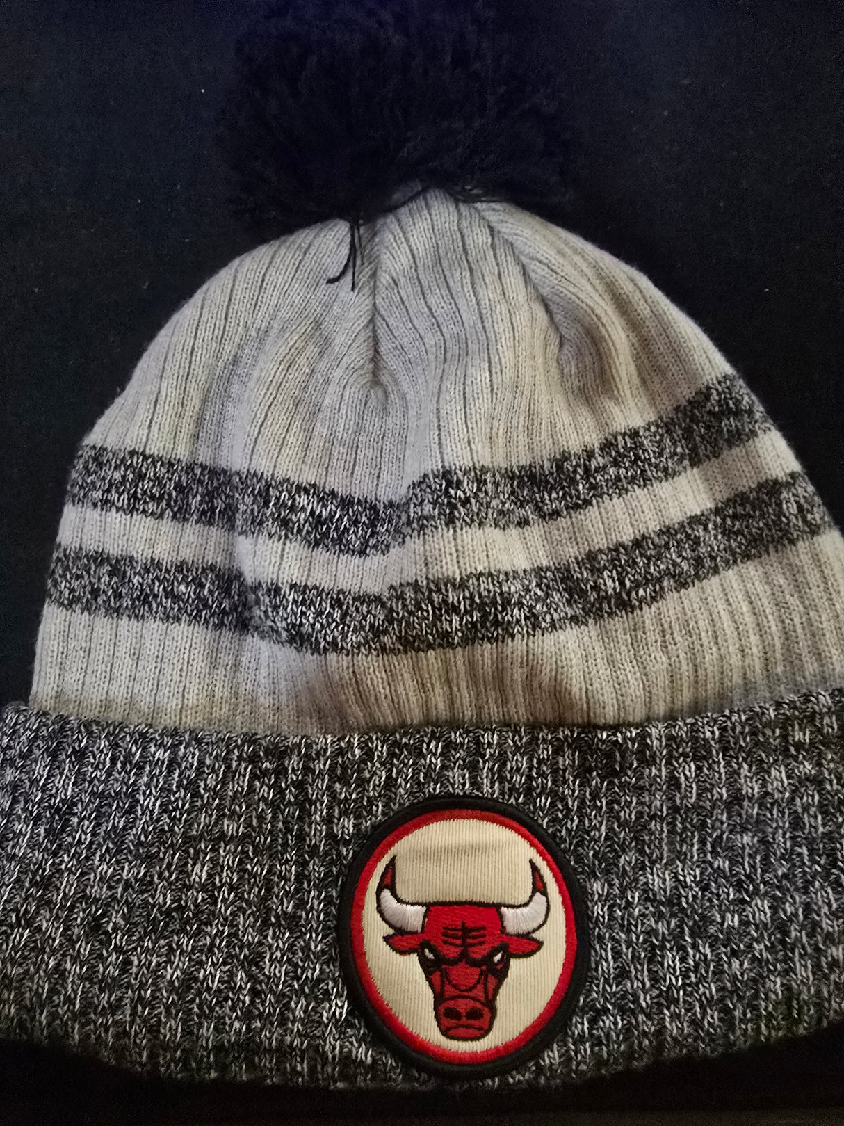 Bulls Ladies New Era Pom Knit Hat Grey