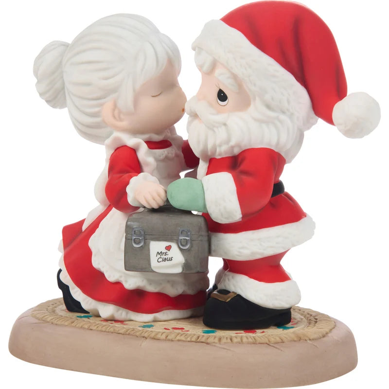 *Precious Moments -A Magical Kiss-mas Eve Night Figurine