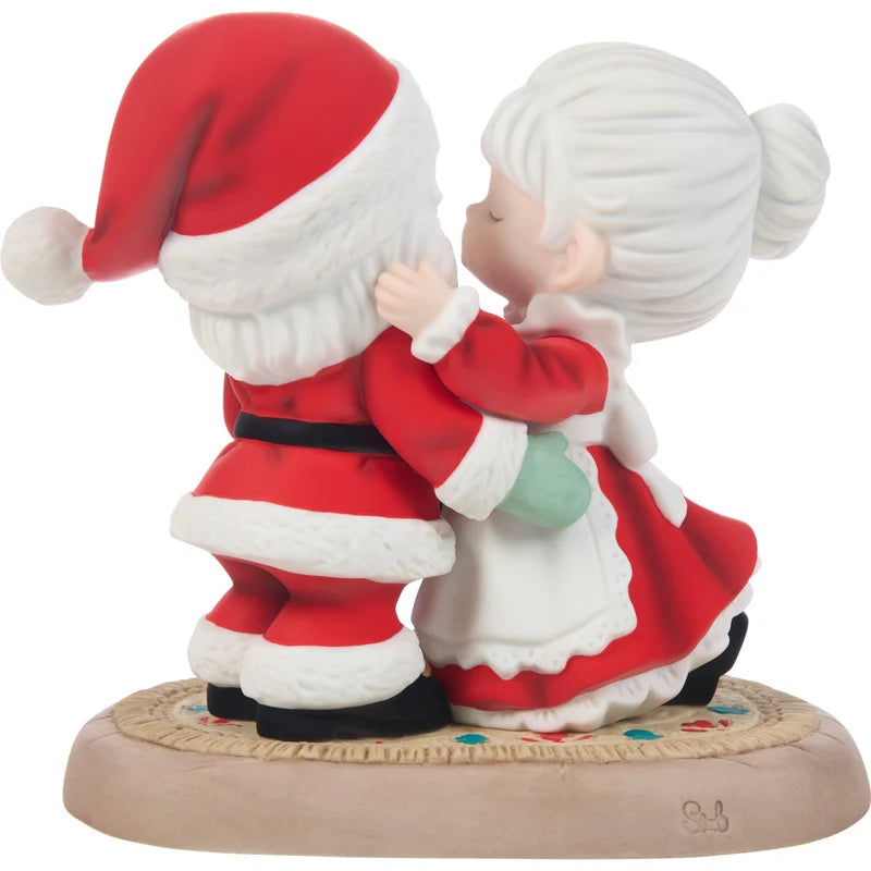 *Precious Moments -A Magical Kiss-mas Eve Night Figurine