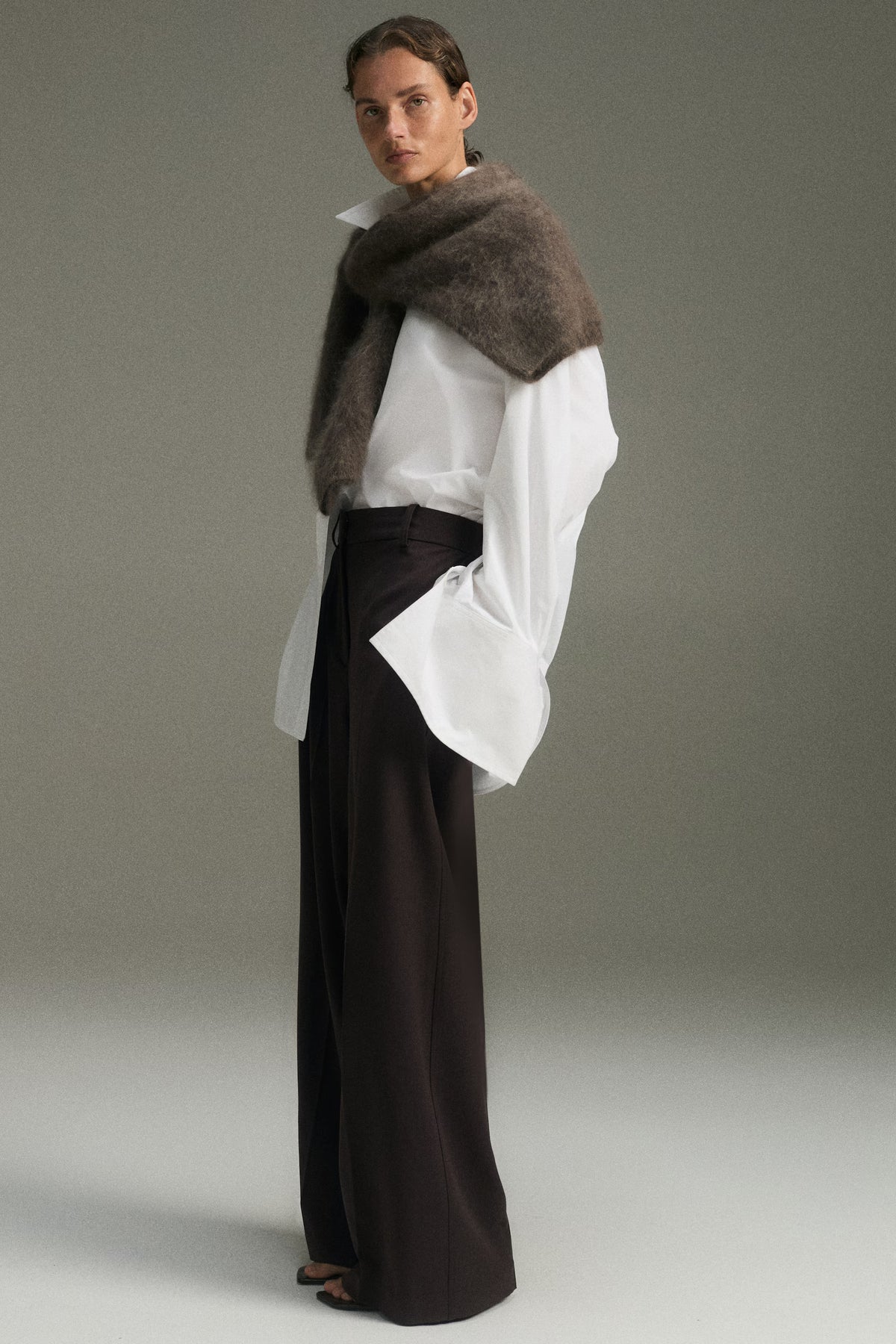 H&M - Women's High-Waist Wide-Leg Dress Pants - Dark Brown - US 6