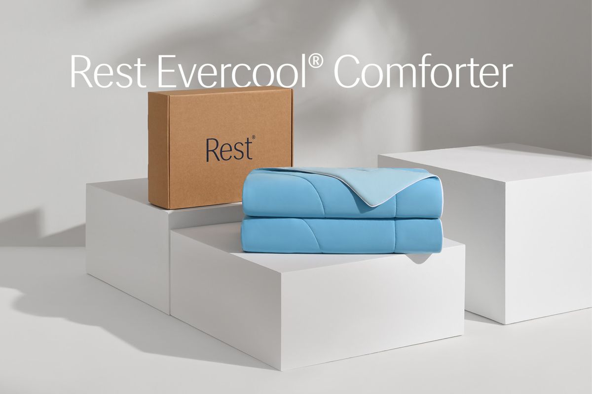 *Rest Evercool Aqua Blue King/California King Cooling Comforter