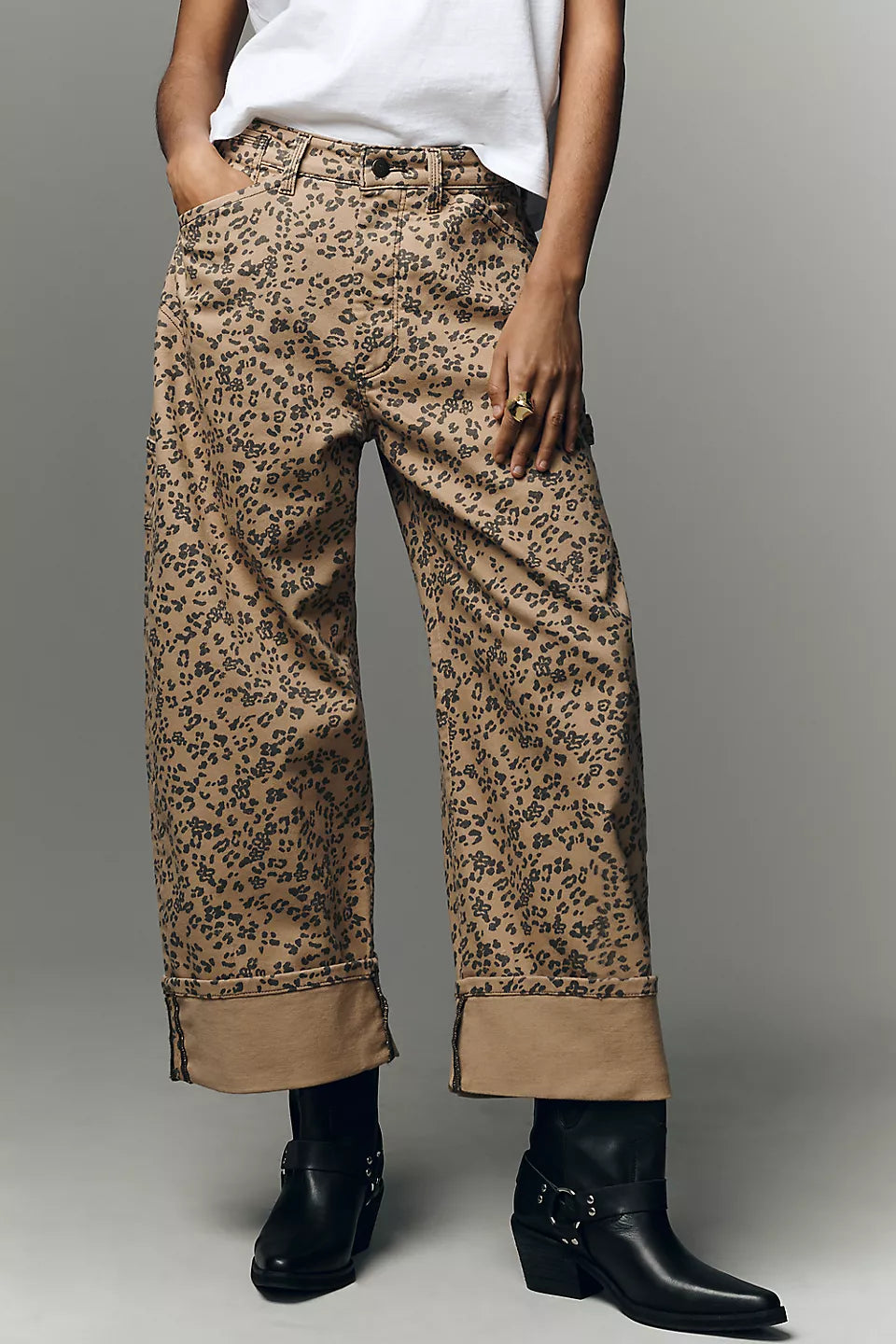 The Kayden Carpenter Bow Barrel Jeans by Pilcro - Size 31