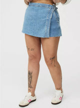 Torrid Mid-Rise Drapey Denim Skort - Running on Empty - Size: 12