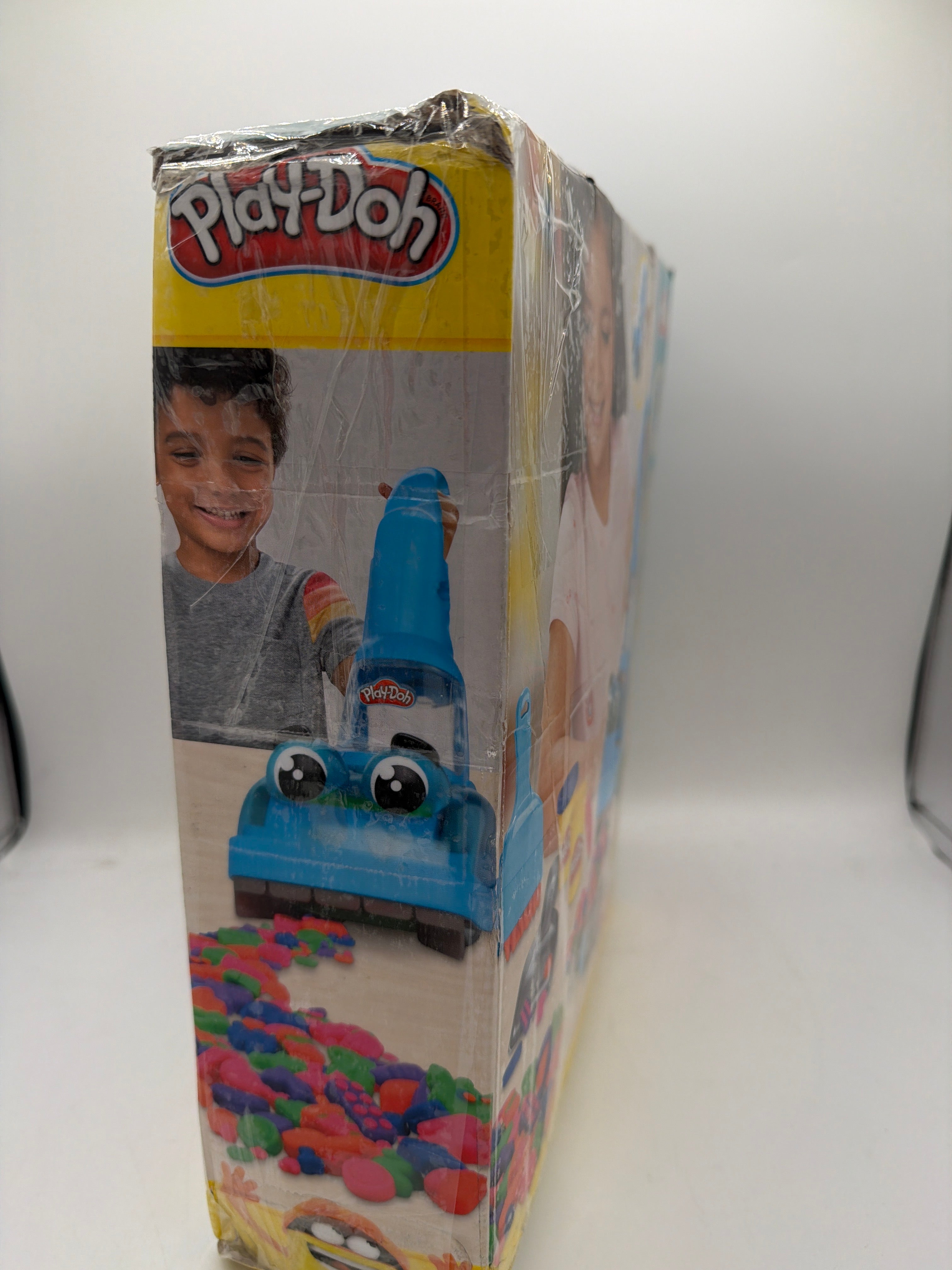 Play-Doh Zoom Zoom Vacuum Cleaner Toy
