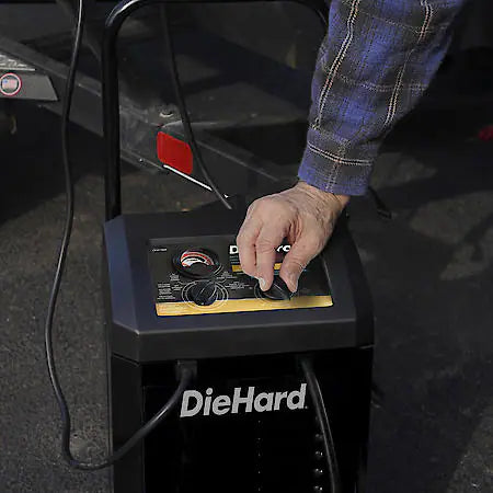 DieHard Gold 2-in-1 12V Manual Wheeled 6A Battery Charger, #DH0168