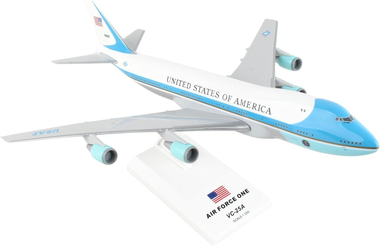 SkyMarks Plastic Air Force One Boeing 747-200 VC25 1:250