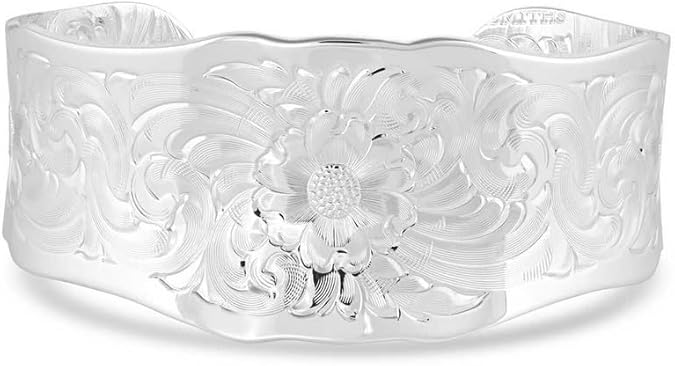 Montana Silversmiths Women's Southwest Lifestyle Cuff Bracelet (Resilient Montana Legacy)