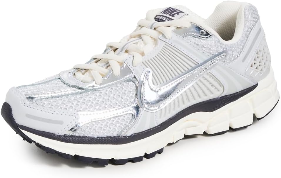 Nike Women's W Zoom Vomero 5 (Size: 7)