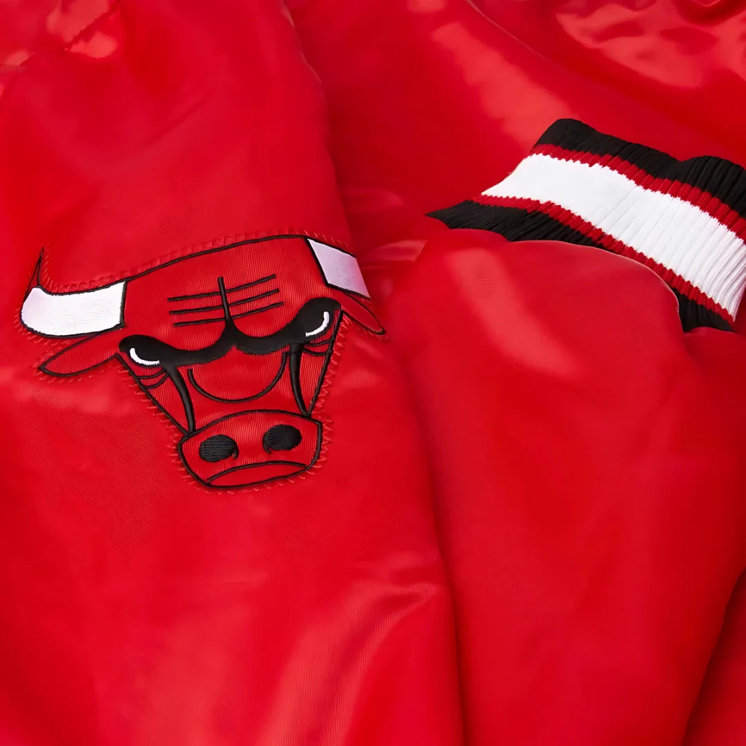 Jacket & Joint Men's Chicago Bulls Retro Varsity Satin Jacket (Size: 3XL)