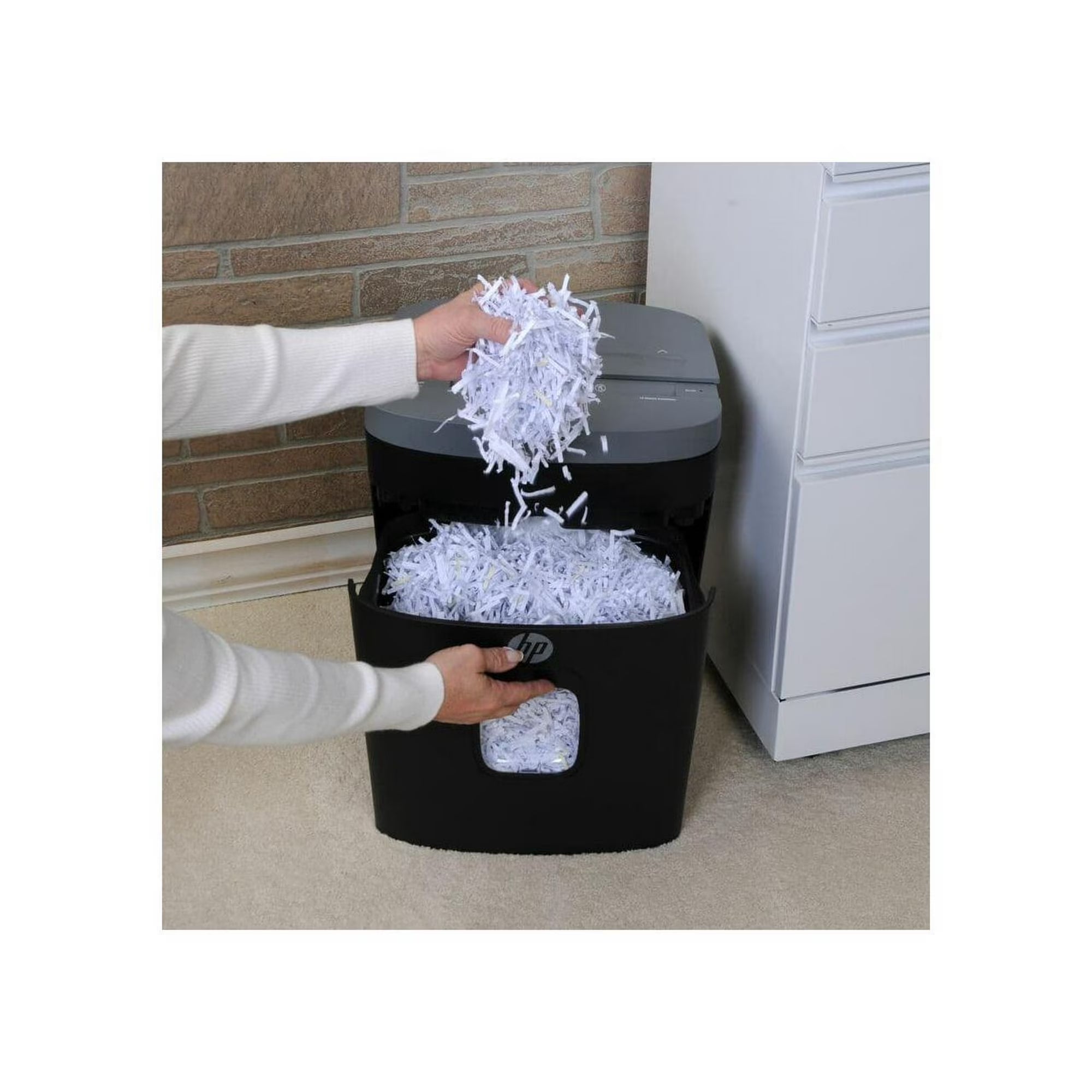HP CC16 Slide Top Crosscut Shredder - Black