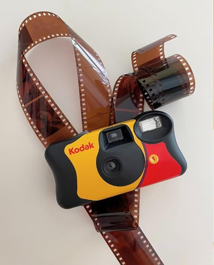 KODAK FunSaver 35mm Disposable Camera - Built-In Flash - ISO 800 - 27 Exposures