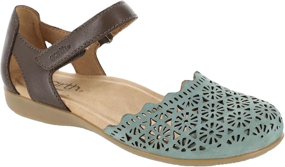 EARTH Bronnie Sandal In Medium Green Women's Size: 9W