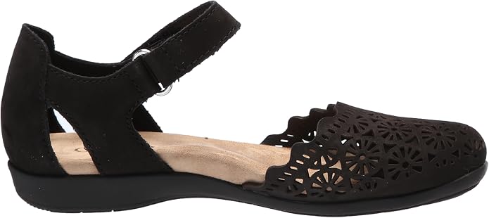 Earth Women's Bronnie Round Toe Casual Slip On Flat Shoes Black 7W